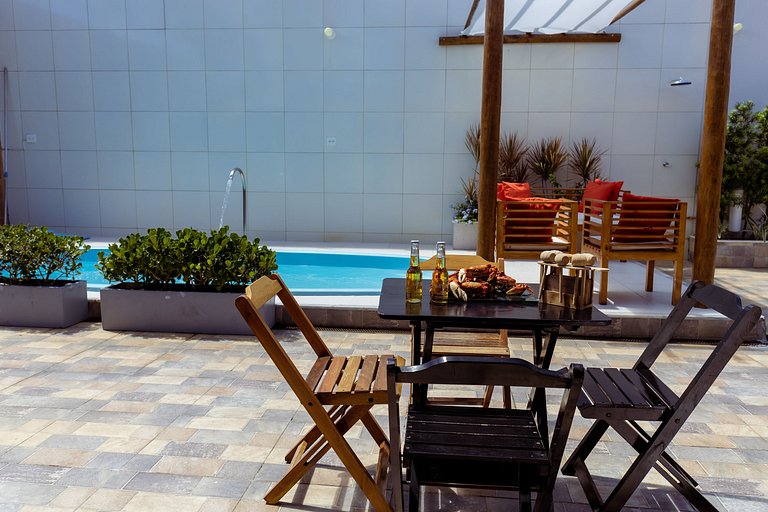 Mini Apê 2/4 + Piscina + Churrasqueira + Garagem