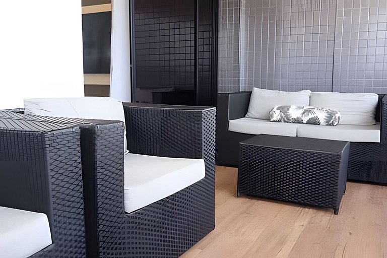 Morando Perto do Mar | 2 Suítes e Sala Climatizada