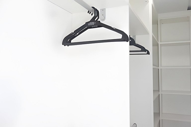 Morando Perto do Mar | 2 Suítes e Sala Climatizada